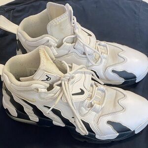 Nike Air Max DT White and Black Sneakers